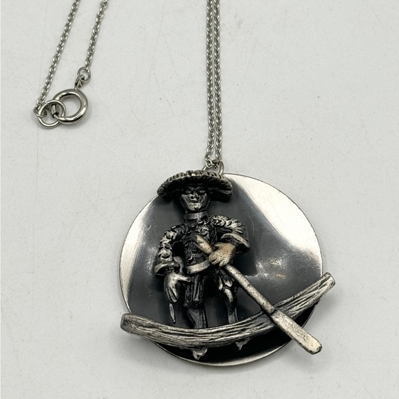Vintage Jewelry - Vintage MCM Asian Pendant Necklace